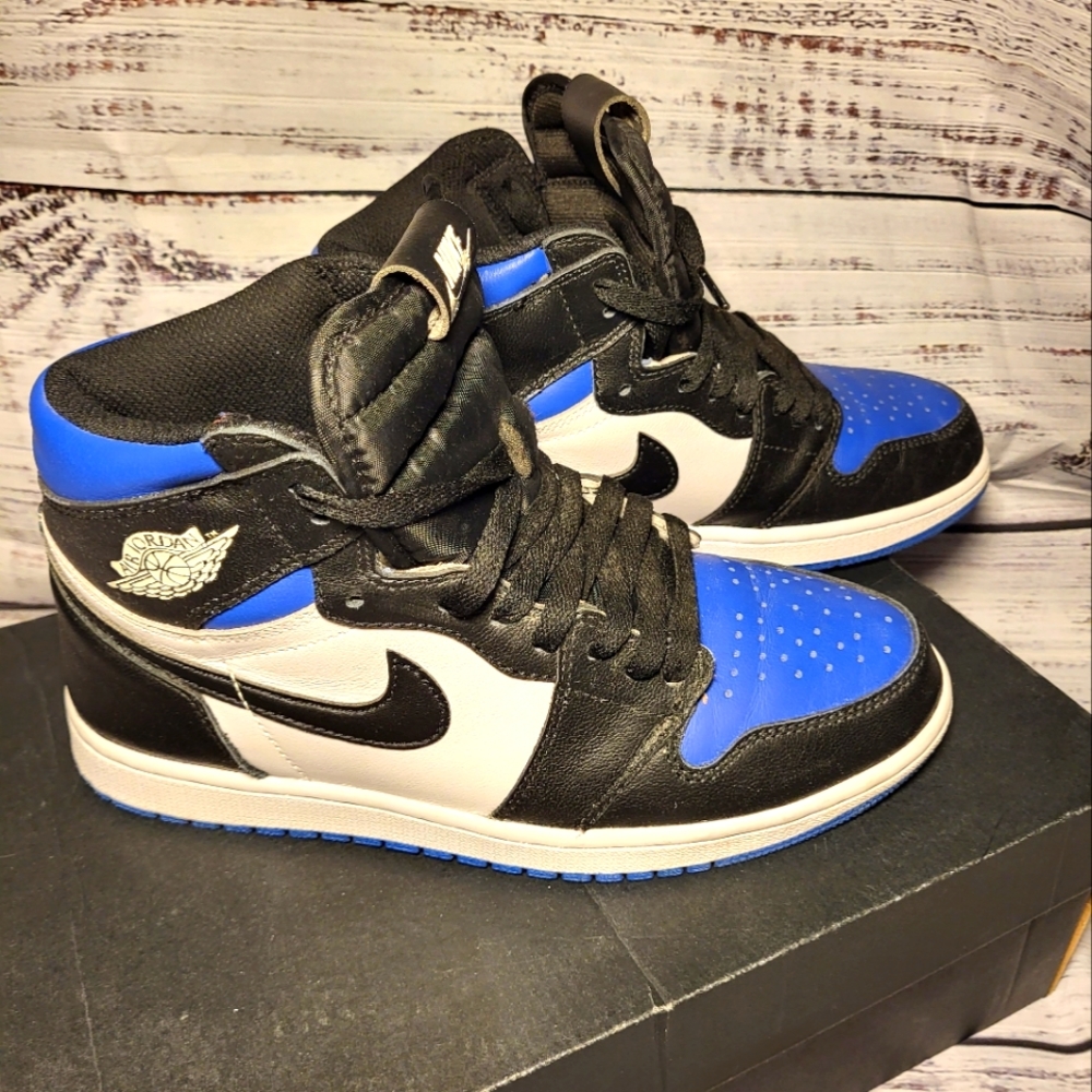 Air Jordan 1 retro royal blue